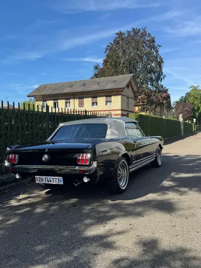 Ford Mustang Cabrio V8 1966 — Légende américaine décapotable, moteur 4.7L — Miniatur 10
