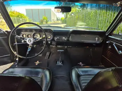 Ford Mustang Cabrio V8 1966 — Légende américaine décapotable, moteur 4.7L — Miniatur 12