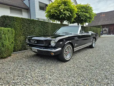 Ford Mustang Cabrio V8 1966 — Légende américaine décapotable, moteur 4.7L — Miniatur 14