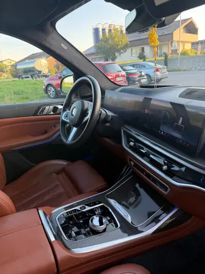 BMW X7 xDrive 48 40d M Sport Pro — SUV 7 places, diesel hybride mild, 340 ch — vista posteriore