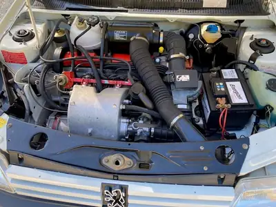 Peugeot 205 1.6 GTi — Légende des années 80, moteur performant et histoire authentique — Thumbnail 14