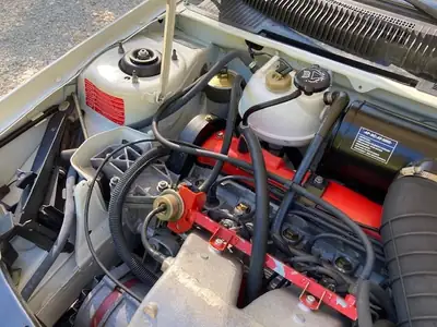 Peugeot 205 1.6 GTi — Légende des années 80, moteur performant et histoire authentique — Thumbnail 15