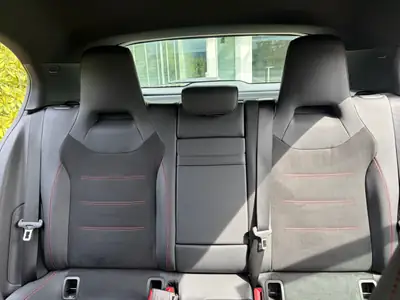 Mercedes-Benz Classe A 200 AMG Line 2024 — Citadine premium, 19 800 km seulement — détail