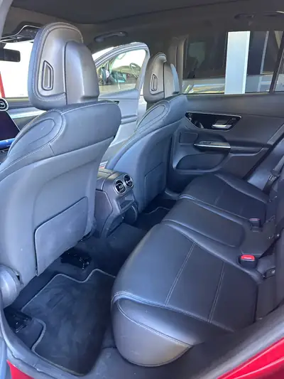 Mercedes-Benz GLC 200 Avantgarde 4MATIC — SUV hybride 227 ch, 51'000 km seulement — intérieur