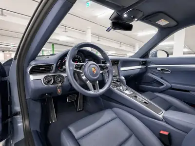 Porsche 911 Carrera 4 PDK 2016 — Coupé sportif 370 ch, transmission intégrale — détail
