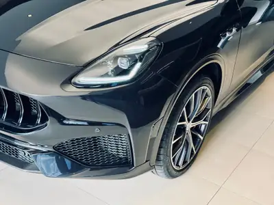 Maserati Grecale 3.0 Trofeo — SUV sportif haute performance, modèle 2027 neuf — Detail