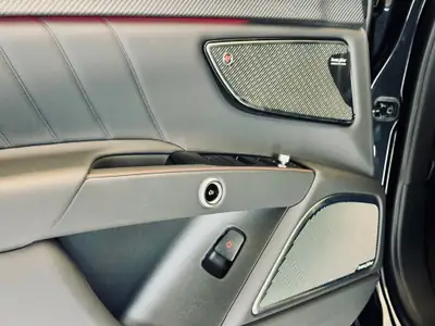 Maserati Grecale 3.0 Trofeo — SUV sportif haute performance, modèle 2027 neuf — Miniatur 14