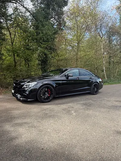 Mercedes-Benz CLS 63 S AMG 4Matic — Coupé berline haute performance, 584 ch — intérieur