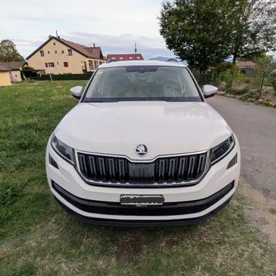 Skoda Kodiaq 2.0 TDI 4×4 — SUV 7 places spacieux, diesel performant et équipé — vista posteriore