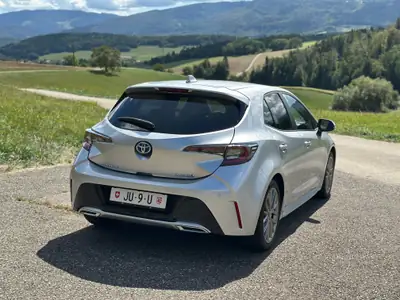 Toyota Corolla 2.0 HSD Style 2019 — Berline hybride économique, 75'000 km — Miniatura 8