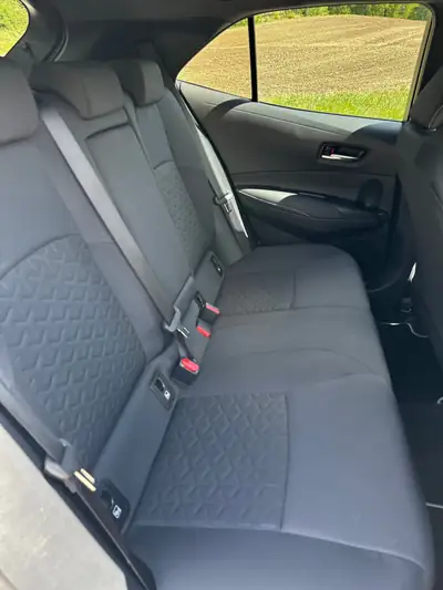 Toyota Corolla 2.0 HSD Style 2019 — Berline hybride économique, 75'000 km — Miniatura 11