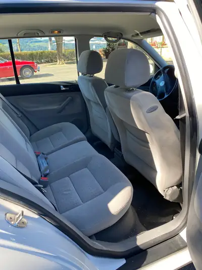 VW Golf 4 — Berline classique fiable, essence manuelle, 144'680 km — détail