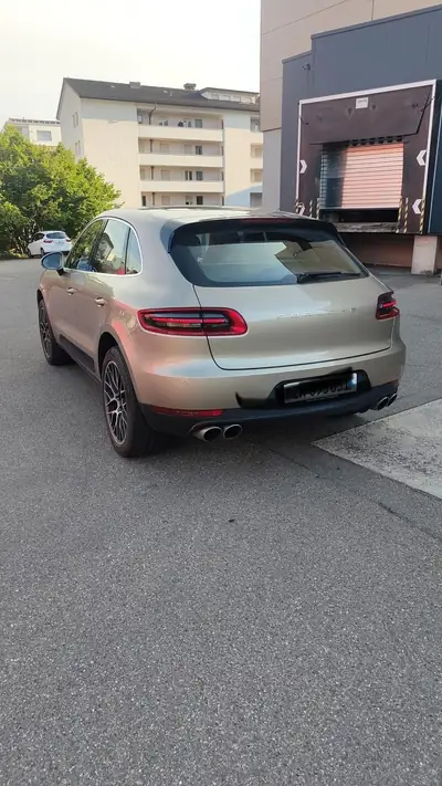 Porsche Macan 3.0 V6 S Diesel — SUV premium allemand, 258 ch et consommation maîtrisée — vista posteriore