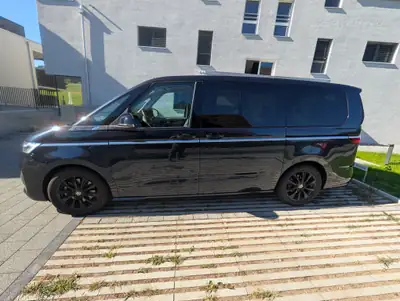 VW T7 Multivan 2.0 TDI Style DSG — Monospace 7 places, équipement premium, faible kilométrage — Heckansicht