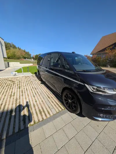 VW T7 Multivan 2.0 TDI Style DSG — Monospace 7 places, équipement premium, faible kilométrage — Seitenansicht