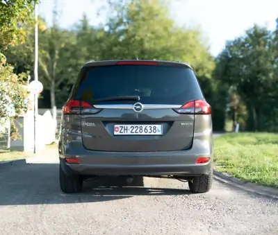 Opel Zafira 1.6 CDTI 136 — Monospace 7 places, consommation ultra-économique — arrière