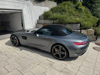 Mercedes-AMG GT C Cabriolet — Un bolide décapotable de 557 ch, kilométrage remarquable — vista esterna