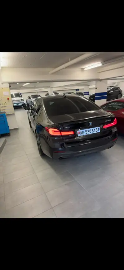 BMW 545e xPure M Sport — Berline hybride rechargeable haute performance, 66000 km — tableau de bord
