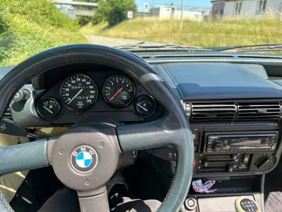 BMW Z1 — Le cabriolet culte aux portes rétractables, 65'000 km seulement — Detail