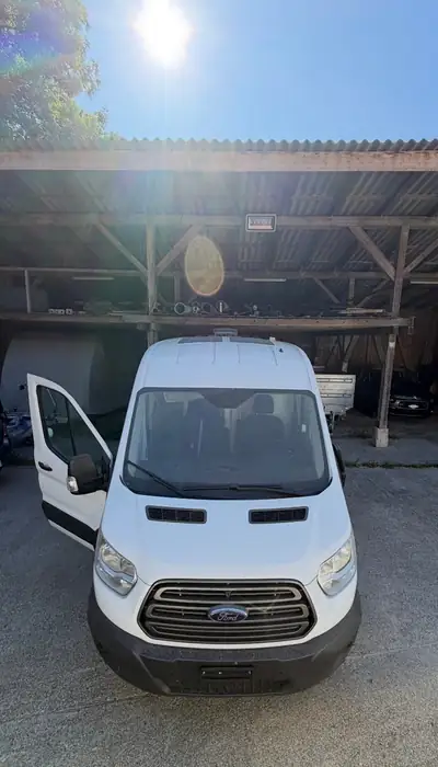 Ford Transit 2.0 TDCi 130 — Camping-car aménagé, motorisation fiable — vue extérieure