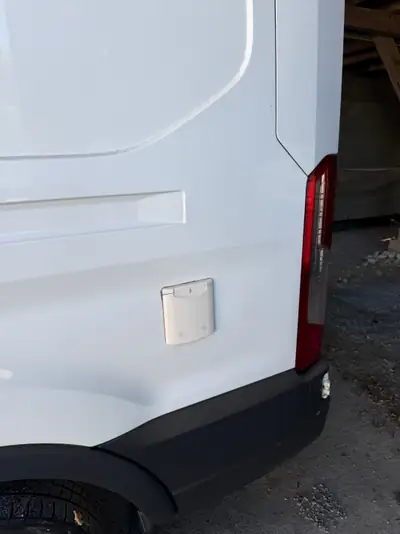 Ford Transit 2.0 TDCi 130 — Camping-car aménagé, motorisation fiable — côté