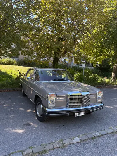 Mercedes-Benz 250 CE — Coupé élégant des années 70, motorisation fiable — vista esterna