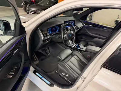 BMW iX3 E-Motor M-Paket — SUV électrique performant, 129 300 km, traction arrière — dettaglio