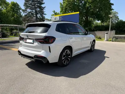 BMW iX3 E-Motor M-Paket — SUV électrique performant, 129 300 km, traction arrière — cruscotto