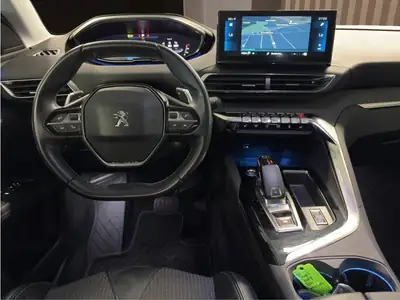 Peugeot 3008 1.2 PureTech Allure Pack — SUV urbain dynamique, 60'000 km seulement — Armaturenbrett