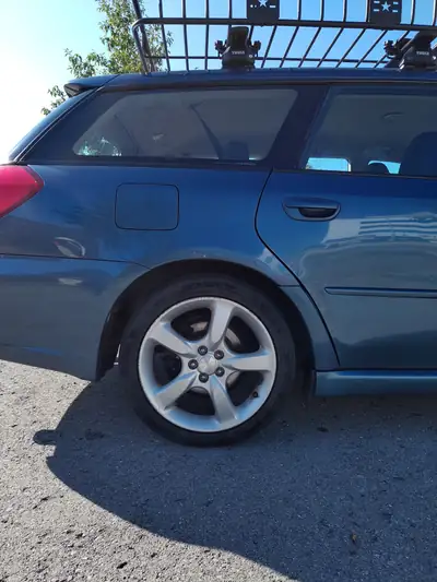 Subaru Legacy 2.0 R Classic — Break fiable, 4 roues motrices, sans sinistre — interni