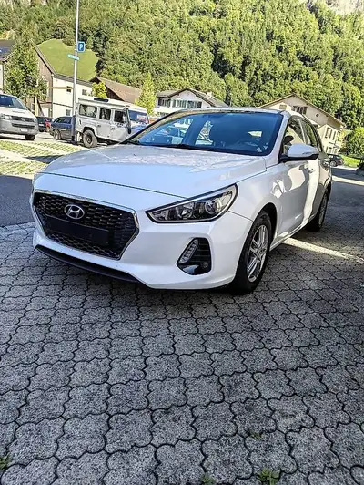 Hyundai i30 2018 — Citadine fiable et économe, 71 000 km seulement — Heckansicht