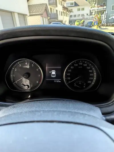 Hyundai i30 2018 — Citadine fiable et économe, 71 000 km seulement — Innenraum