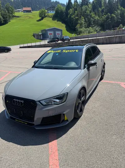 Audi RS3 Sportback — 400 ch, quattro intégral et performante de 2016 — Außenansicht