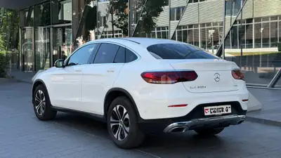 Mercedes-Benz GLC 200 d 4MATIC — SUV diesel performant, 87000 km, traction intégrale — vista posteriore