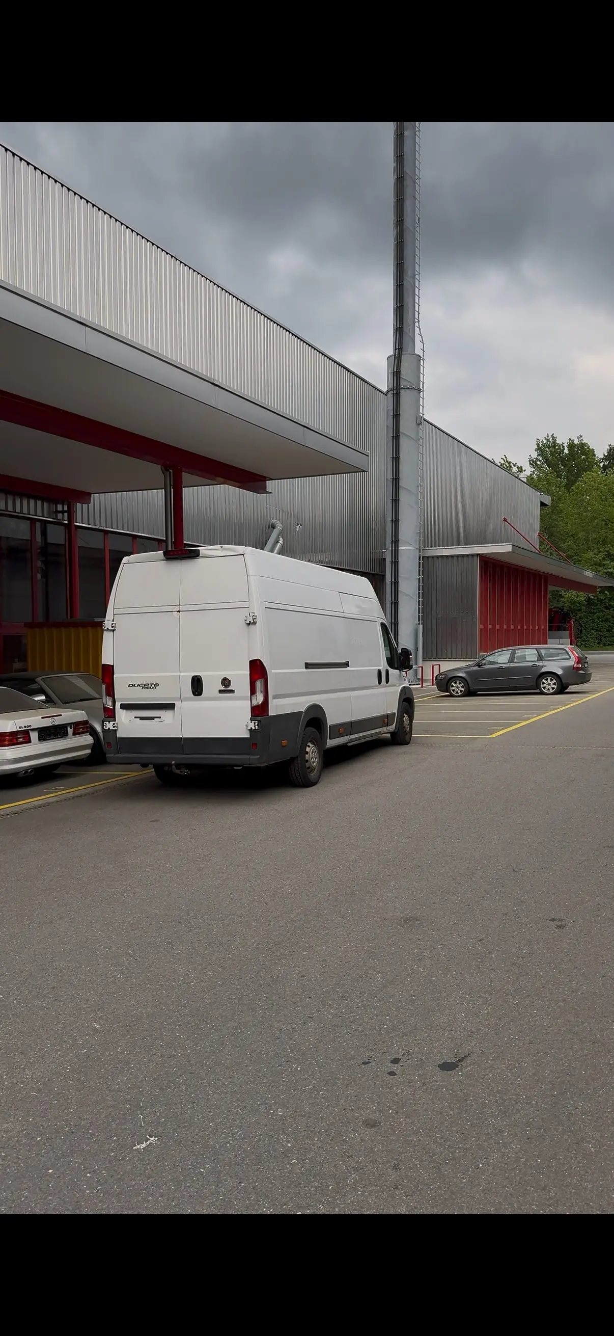 FIAT Ducato 2.3 MJ 150 ch — Utilitaire fiable, 301 000 km, entretien suivi — vue extérieure