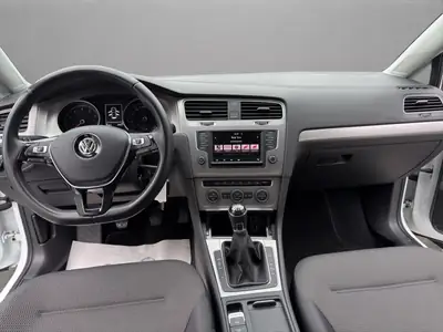 VW Golf 1.2 TSI Comfortline — Citadine fiable, faible kilométrage et équipée — Miniatura 14