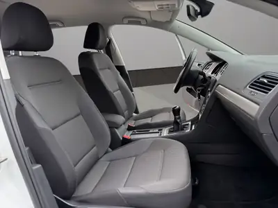 VW Golf 1.2 TSI Comfortline — Citadine fiable, faible kilométrage et équipée — Miniatura 17