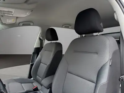 VW Golf 1.2 TSI Comfortline — Citadine fiable, faible kilométrage et équipée — Miniatura 19