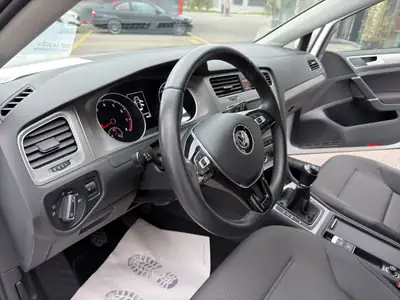 VW Golf 1.2 TSI Comfortline — Citadine fiable, faible kilométrage et équipée — Miniatura 23