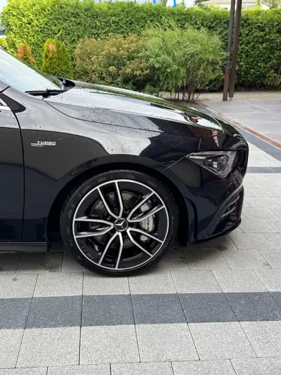 Mercedes-Benz CLA 35 AMG 4matic — Break sportif 306 ch, finition premium — interior