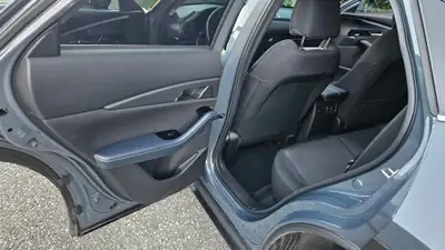 MAZDA CX-30 2.0 122 Revolution AWD — SUV compact hybride mild, 51'000 km seulement — Detail
