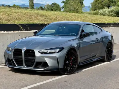 BMW M4 Competition xDrive 2024 — Coupé haute performance, 26'000 km seulement — vista esterna