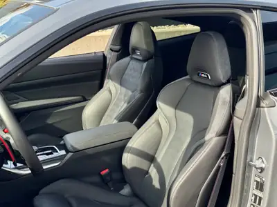 BMW M4 Competition xDrive 2024 — Coupé haute performance, 26'000 km seulement — Miniatura 8