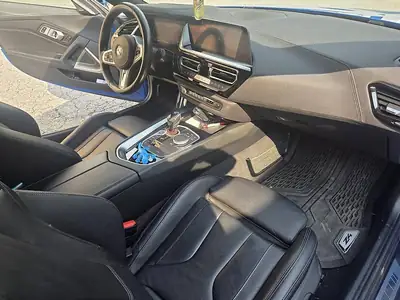 BMW Z4 M40i Steptronic — Cabriolet sportif 340 ch, design premium, kilométrage modéré — interni