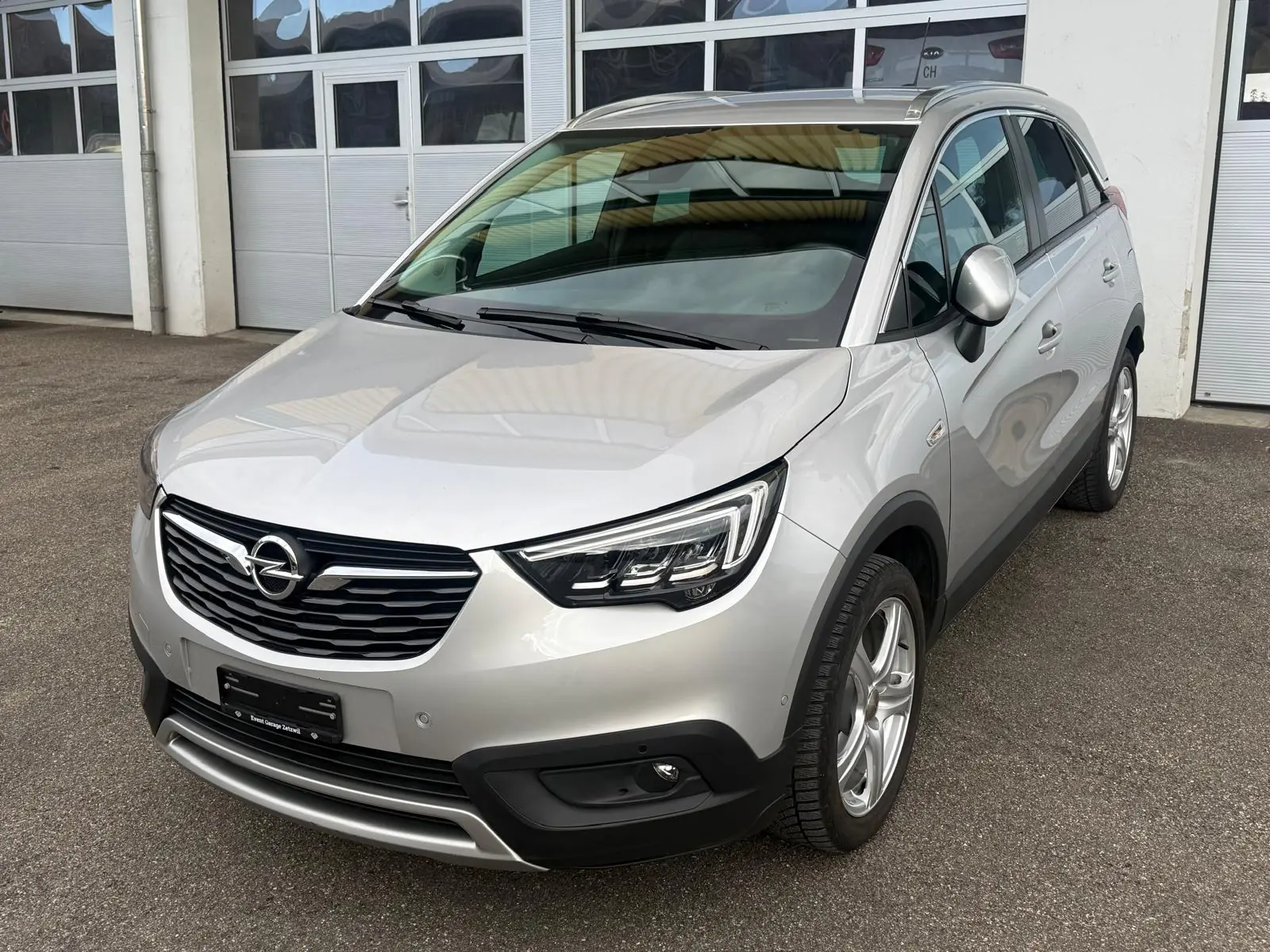 Opel Crossland X 1.2T Ultimate — SUV compact dynamique, entretien complet à jour