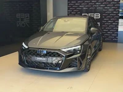 Audi RS3 Sportback 2.5 TSI — 400 ch, Full Carbon, première main suisse — Außenansicht