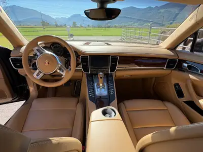 Porsche Panamera Turbo 2012 — Berline sportive d'exception, sans sinistre — Heckansicht