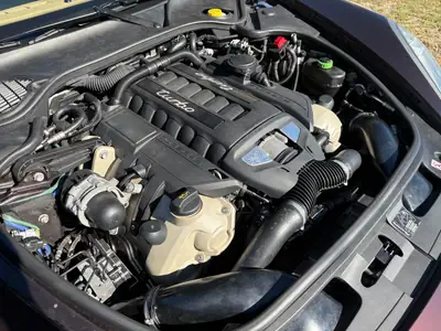 Porsche Panamera Turbo 2012 — Berline sportive d'exception, sans sinistre — Innenraum