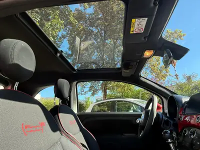 Fiat 500 1.0 Hybrid Red 2022 — Citadine maligne à faible consommation — détail
