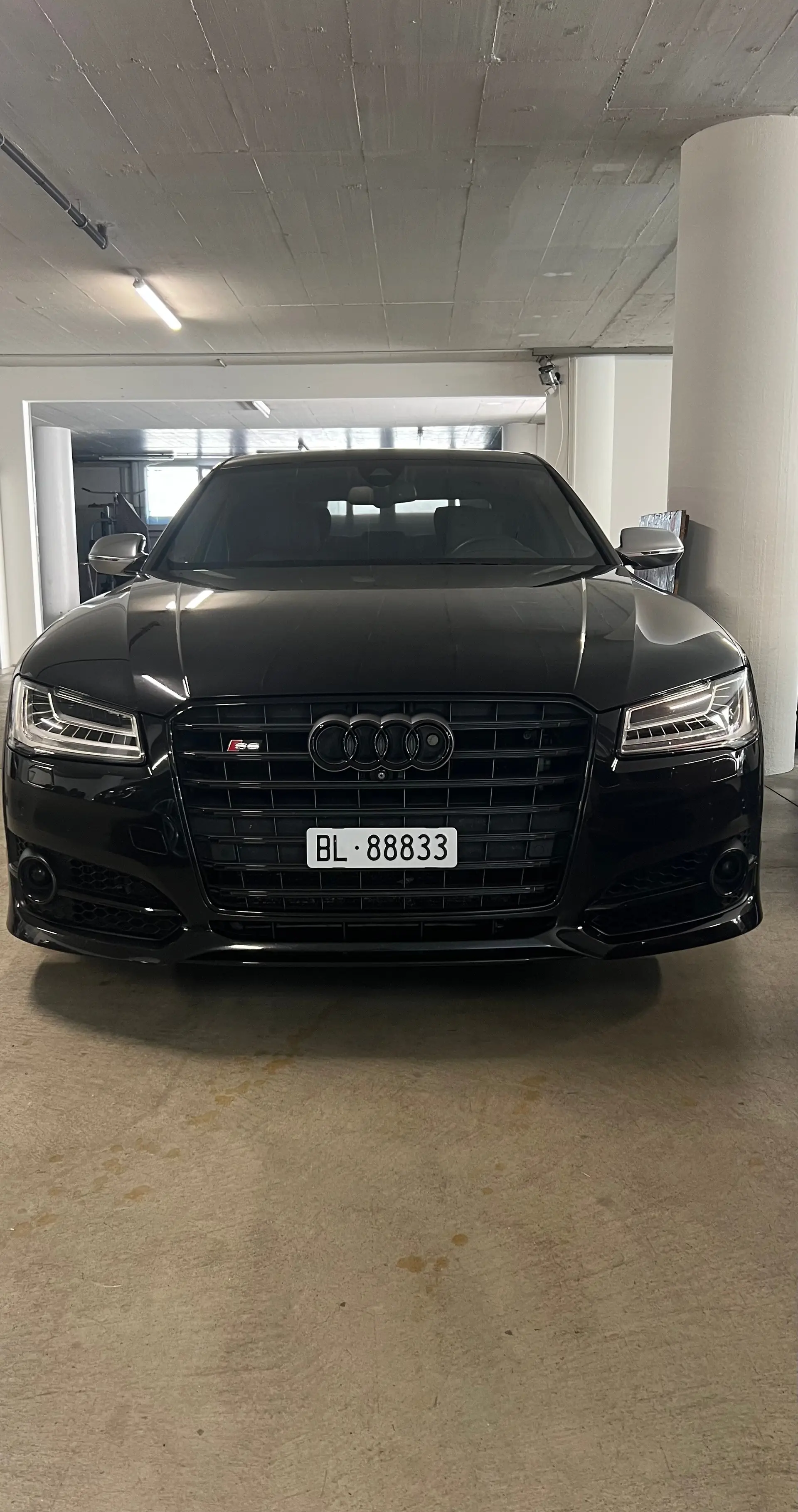 Audi S8 4.0 V8 TFSI quattro — Berline sportive 520 ch, équipement premium
